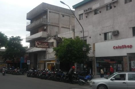 Mujer cae de un tercer piso y muere en el centro capitalino