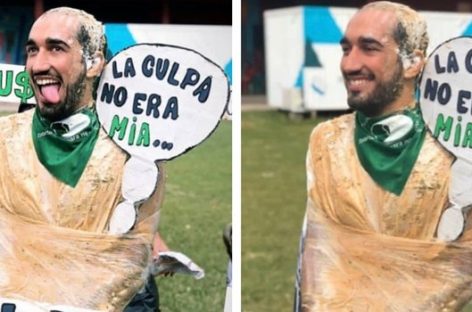 Se recibió y lo festejó disfrazado de víctima de femicidio. Le quitaron el título de licenciado