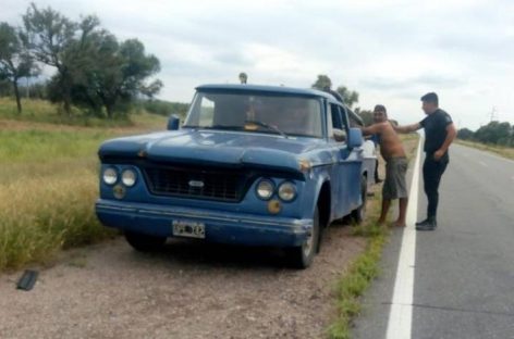Conductor ebrio atacó a policías con un machete
