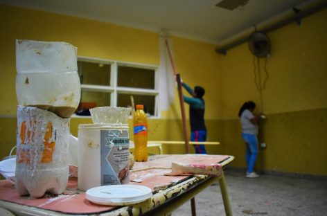 $8500 extra para beneficiarios de planes que refaccionen escuelas