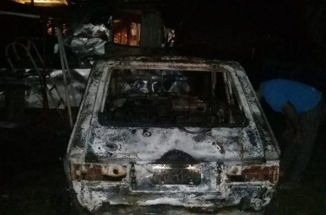 En plena cuarentena obligatoria, se le incendió el auto