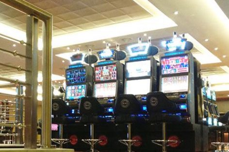 AJALAR A LOS CASINOS: «Si despiden personal perderán la concesión»