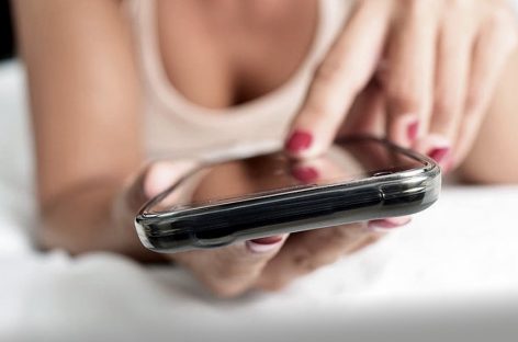 CORONAVIRUS. RECOMIENDAN EL SEXO VIRTUAL Y EVITAR ENCUENTROS CON QUIENES NO SE CONVIVE