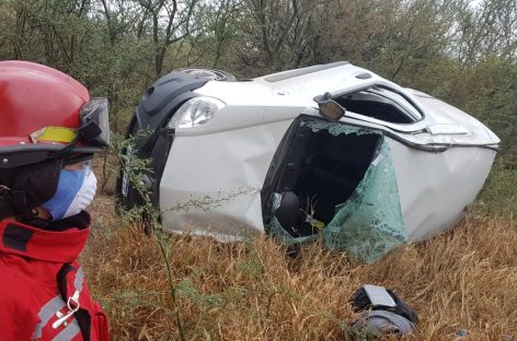 TERRIBLE VUELCO EN RUTA 38 DEJÓ DOS PERSONAS HERIDAS