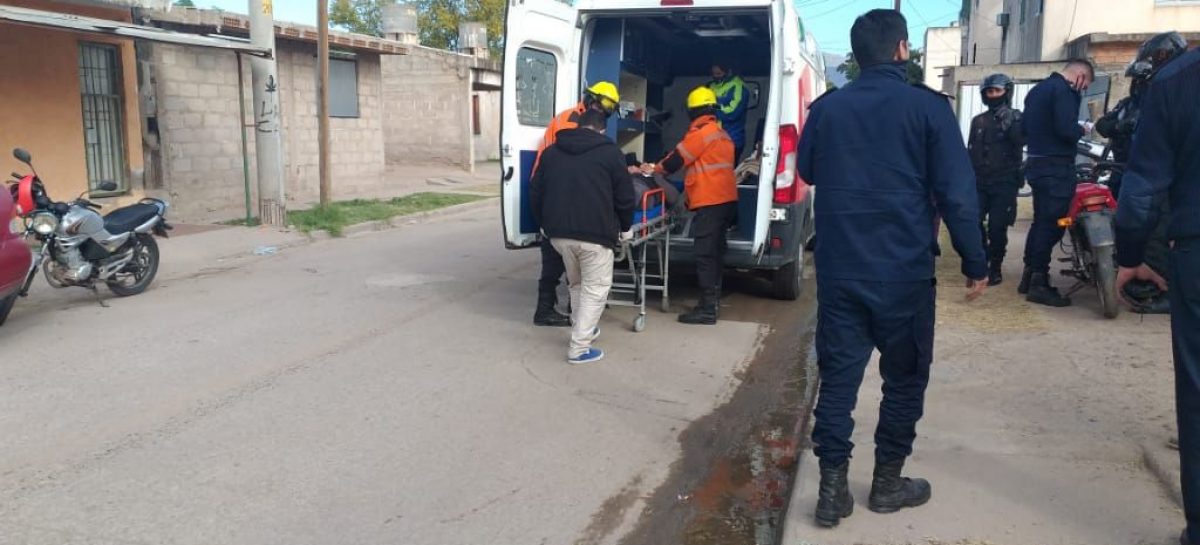 JOVEN PELEA POR SU VIDA TRAS RECIBIR BRUTAL GOLPIZA