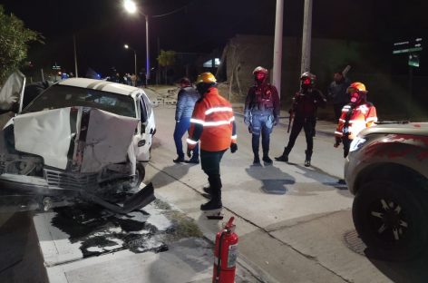 PERDIÓ EL CONTROL DEL AUTO E IMPACTÓ CONTRA UNA CASA