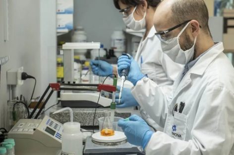 LA VACUNA CONTRA EL COVID SE ESPERA COMERCIALIZAR EN EL PAÍS ENTRE ENERO Y FEBRERO