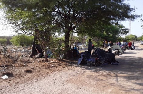 FAMILIAS USURPARON TERRENO, LOS DESALOJARON Y TOMARON OTRO