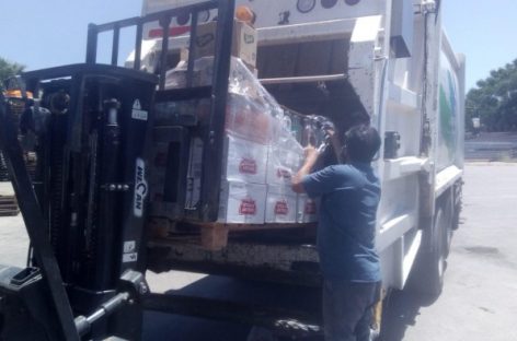 DECOMISAN CIENTOS DE LITROS DE BEBIDA VENCIDA EN DISTRIBUIDORA