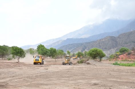 YA SE CONSTRUYE EN EL DIQUE LOS SAUCES UN PARQUE TURÍSTICO