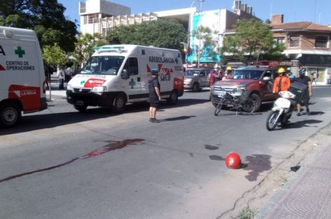 MUJER CON GRAVES LESIONES TRAS SER EMBESTIDA POR UN MOTOCICLISTA