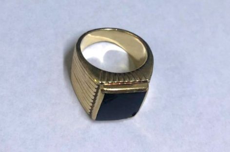 RECUPERARON EL ANILLO ROBADO A CARLOS MENEM