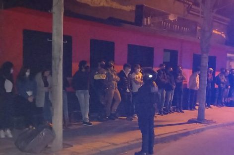 COVID. 29 DETENIDOS EN UN BAR QUE VIOLÓ RESTRICCIONES SANITARIAS