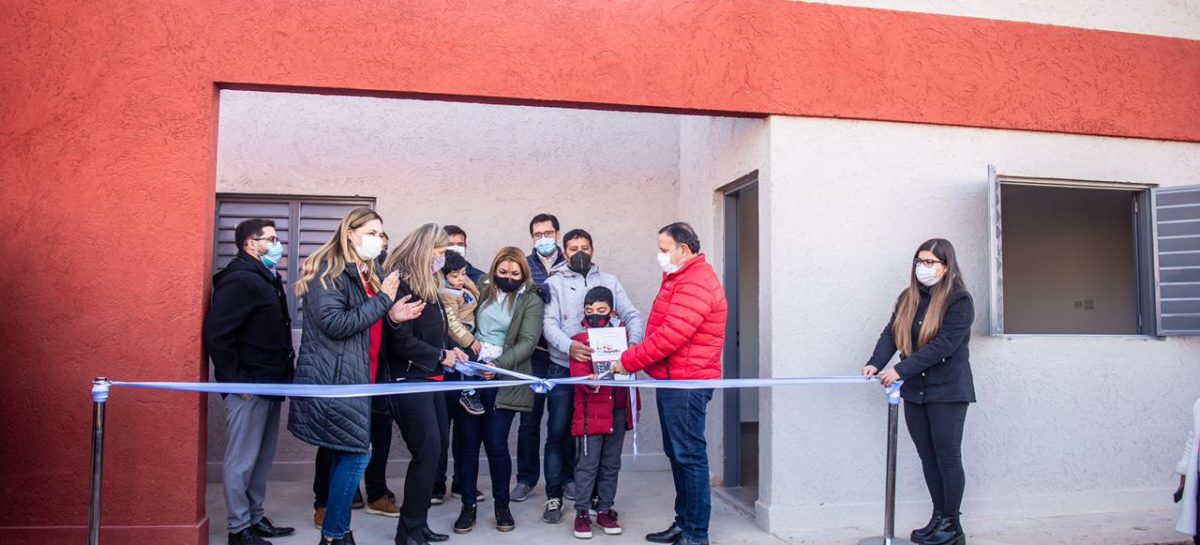 PLAN ANGELELLI. 16 FAMILIAS ACCEDIERON AL SUEÑO DE LA CASA PROPIA