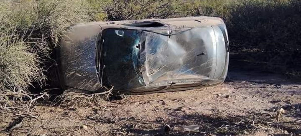VUELCO RUTERO DEJÓ DOS PERSONAS HERIDAS EN LA COSTA RIOJANA