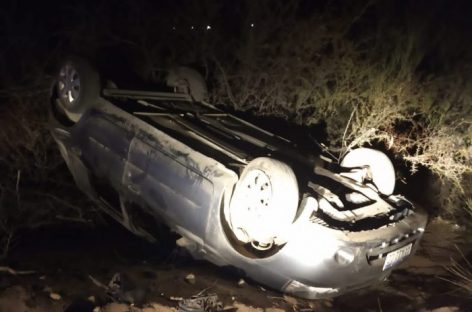 SE DURMIÓ Y VOLCÓ: EL CONDUCTOR RESULTÓ ILESO DE MILAGRO