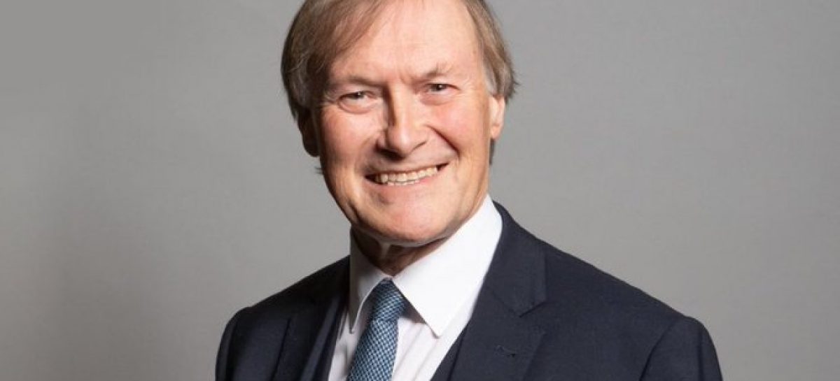 CONMOCIÓN. ASESINARON EN UN ACTO A UN DIPUTADO EN REINO UNIDO