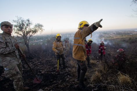 FUE CONTENIDO EL INCENDIO FORESTAL DEL CERRO EL MORRO