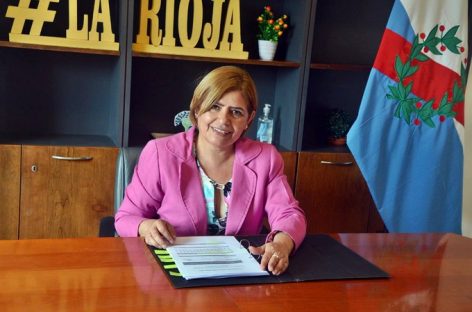 CLARA VEGA A FAVOR DEL ACUERDO CON EL FMI: «NO HAY QUE ENTRAR EN DEFAULT»