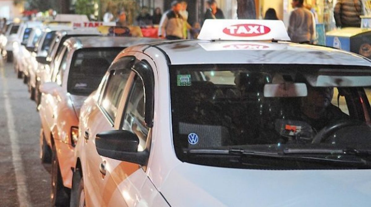 TAXIS INSISTEN POR UNA ACTUALIZACIÓN DEL 25% EN LA TARIFA