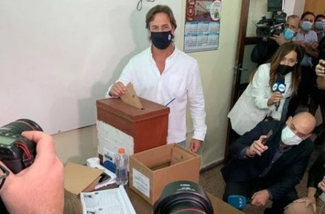 LACALLE POU GANÓ EL REFERÉNDUM Y LOGRÓ MANTENER SUS REFORMAS EN URUGUAY