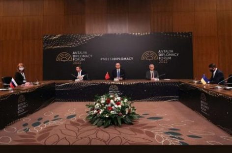 REUNIÓN DE CANCILLERES DE UCRANIA Y RUSIA TERMINÓ SIN AVANCES