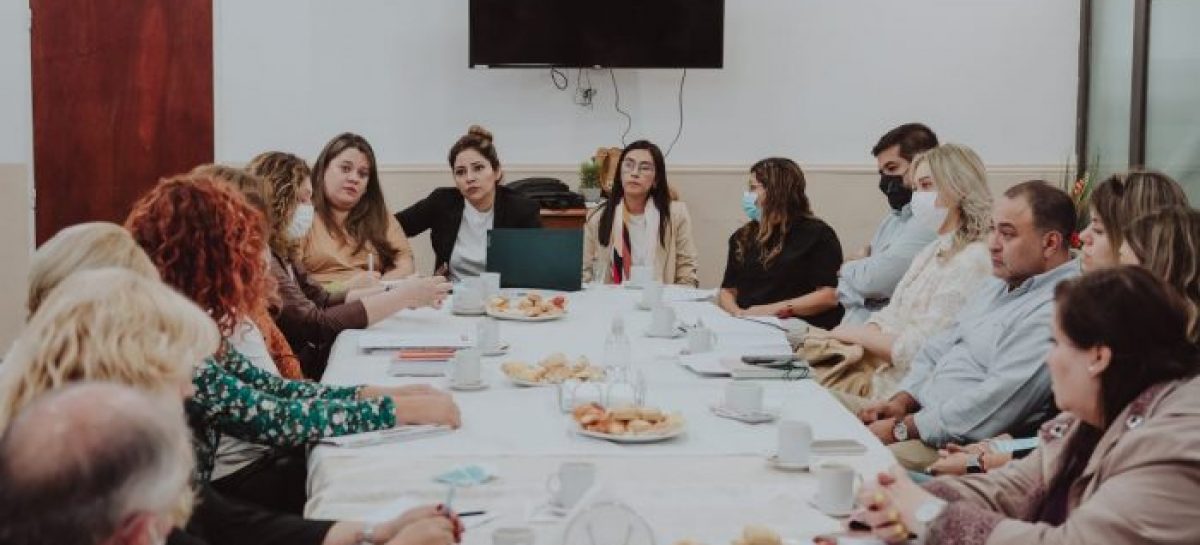 LENGUAJE INCLUSIVO. «EL PROYECTO APUNTA A PENSAR TÉRMINOS QUE INCLUYAN A TODOS LOS GÉNEROS»