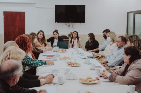 LENGUAJE INCLUSIVO. «EL PROYECTO APUNTA A PENSAR TÉRMINOS QUE INCLUYAN A TODOS LOS GÉNEROS»