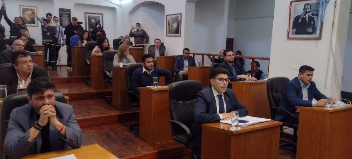 CON APOYO DE UCR, PRO Y VOTÁNDOSE EL MISMO, BALMACEDA ZAFÓ DE LA SUSPENSIÓN