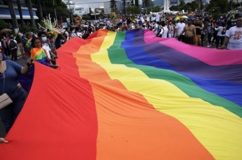 QATAR ANUNCIÓ PENAS DE 7 A 11 AÑOS DE PRISIÓN PARA QUIEN LUZCA LA BANDERA LGTBI EN EL MUNDIAL