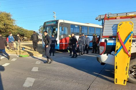 TRAGEDIA. EL CHOQUE DE UNA MOTO Y UN COLECTIVO DEJÓ UN MUERTO DE SALDO