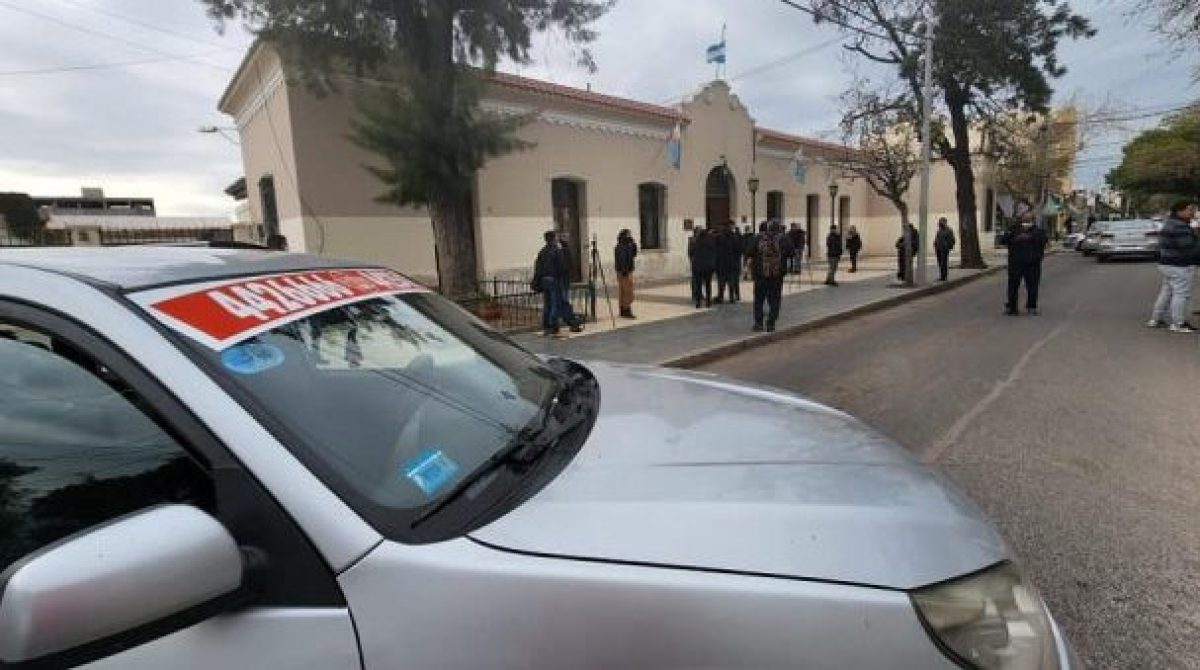 CONCEJO DELIBERANTE. TAXIS Y REMISES PIDIERON AUMENTO DEL 15% EN LA TARIFA