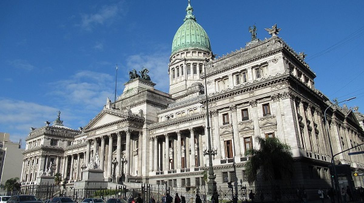 CÓMO SE HACE LA SUCESIÓN EN EL SENADO CUANDO UNA BANCA QUEDA VACANTE POR FALLECIMIENTO