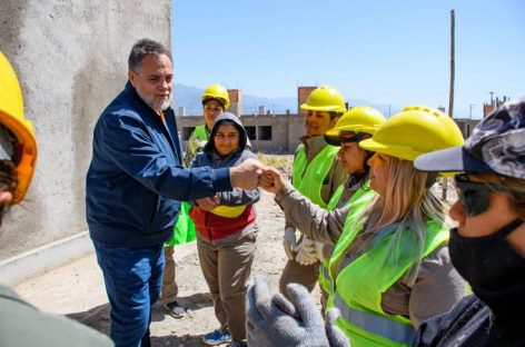 «QUINTELA VA A TERMINAR SU PRIMER MANDATO CON 4 MIL VIVIENDAS LICITADAS Y ENTREGADAS»
