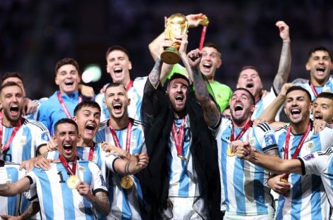 MARTES CON FERIADO NACIONAL POR LA LLEGADA DE LOS CAMPEONES DEL MUNDO