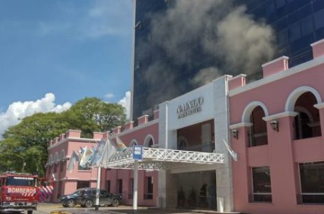 INCENDIO EN EL HOTEL NAINDO CAUSÓ DAÑOS PERO NO HAY HERIDOS