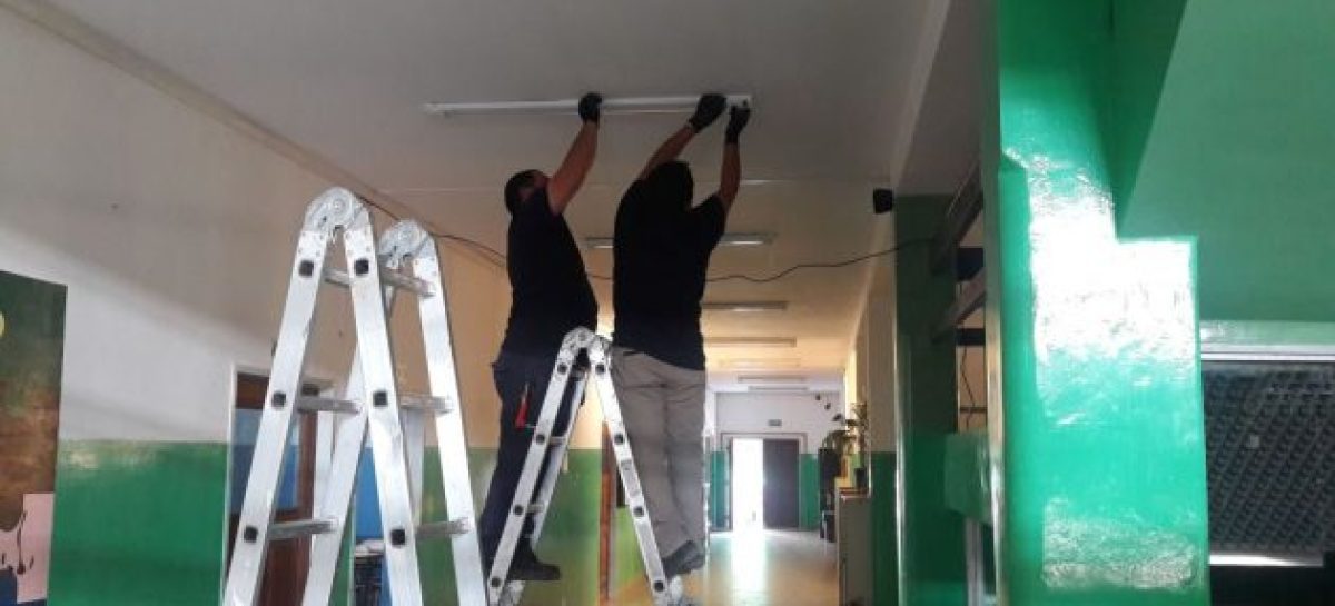 CLASES. AVANZA LA PUESTA A PUNTO DE LAS ESCUELAS CON MIRAS AL 2 DE MARZO
