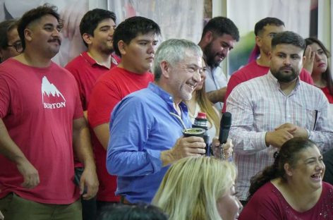 «NOS DEDICAREMOS A SERVICIOS: A LA BASURA, EL BACHE, LA BOMBITA Y LA VEREDA»