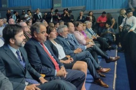 MIENTRAS DISCUTE CANDIDATURAS, LA OPOSICIÓN BUSCA MOSTRAR UNIDAD