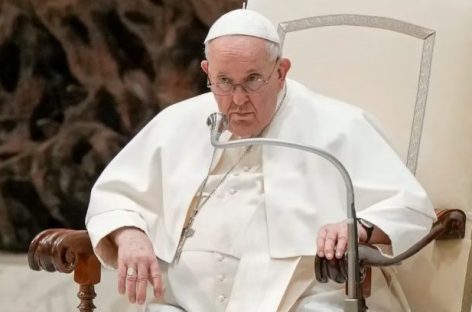 OFICIAL. EL VATICANO AUTORIZÓ A GAYS Y TRANS A SER PADRINOS Y TESTIGOS DE BODAS Y BAUTISMOS