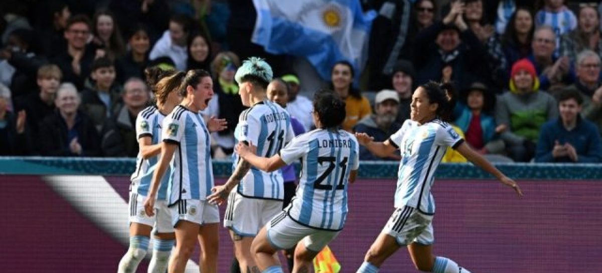 ARGENTINA REMONTÓ UN 0-2 Y EMPATÓ CON SUDÁFRICA EN EL MUNDIAL FEMENINO