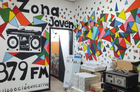 NACIÓN ENTREGÓ EQUIPAMIENTO PARA RADIOS ESCOLARES DE LA RIOJA