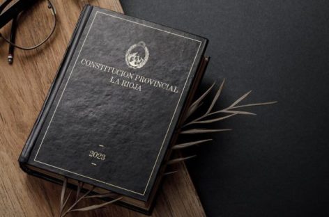 CONVENCIONALES CONSTITUYENTES JURAN LA NUEVA CONSTITUCIÓN PROVINCIAL