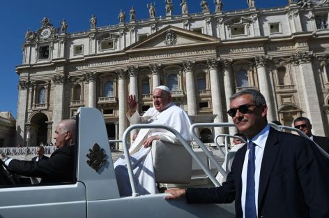 FRANCISCO RECLAMÓ «SEGURIDAD» PARA MIGRANTES QUE LLEGAN A EUROPA