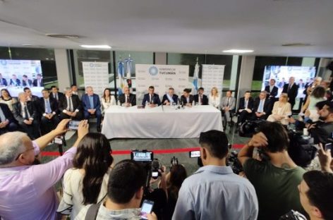QUINTELA Y MASSA, PRESENTES EN LA ASUNCIÓN DE JALDO EN TUCUMÁN