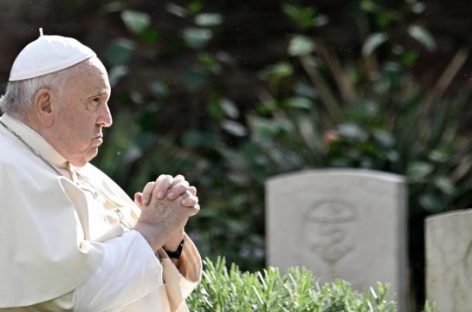 FRANCISCO PIDIÓ QUE «LA GENTE NO SE MATE MÁS EN LAS GUERRAS»
