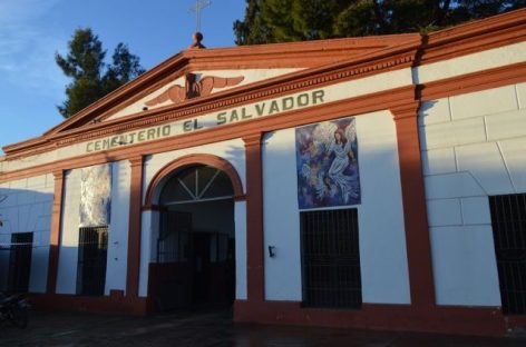 CEMENTERIO EL SALVADOR COLAPSADO: SIN LUGAR PARA RECIBIR MÁS DIFUNTOS