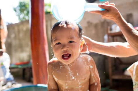 ACONSEJAN MEDIDAS PARA EVITAR EL IMPACTO DEL CALOR EXTREMO EN LAS INFANCIAS