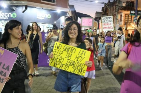 LA RIOJA TUVO SU MARCHA POR EL 8M: «QUIERO IGUALDAD Y RESPETO SIEMPRE»