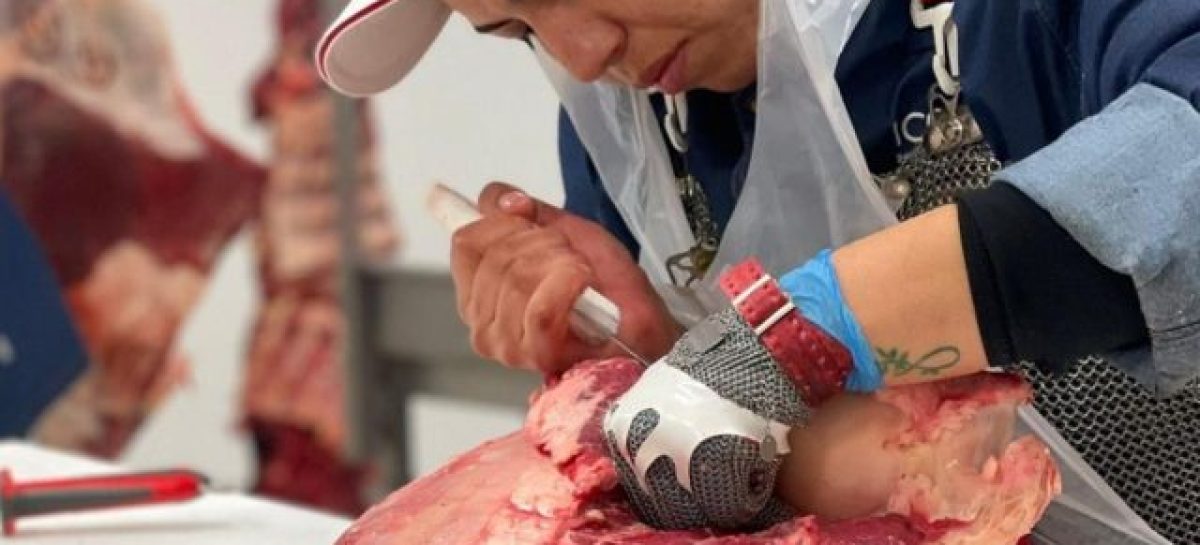 YA NO ES TRABAJO DE HOMBRES. EMPRESA CAPACITA E INSERTA MUJERES CARNICERAS